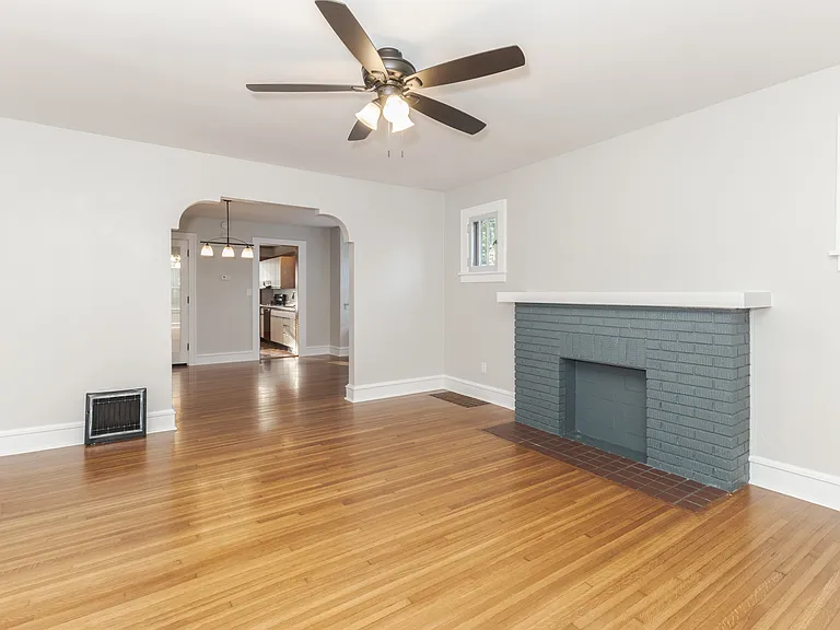 112 Warner St — Photo 6