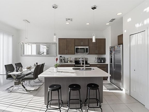 5th image of 1375 Captiva Cv