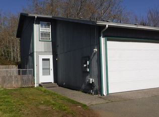 829 Limbaugh Way #A/B, Brookings, OR 97415