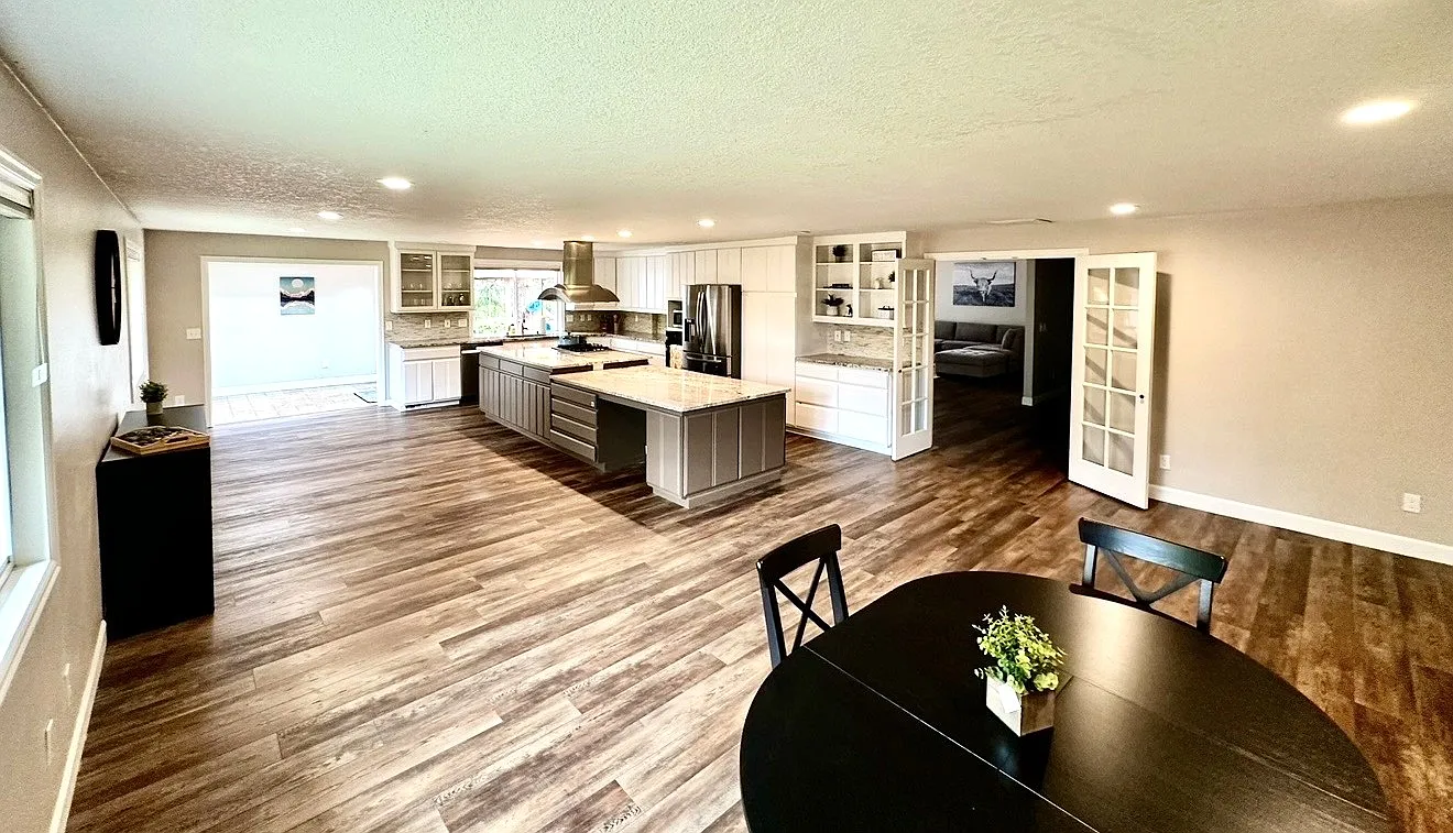 4 bed, 3426 sqft, $4,350 — Photo 2