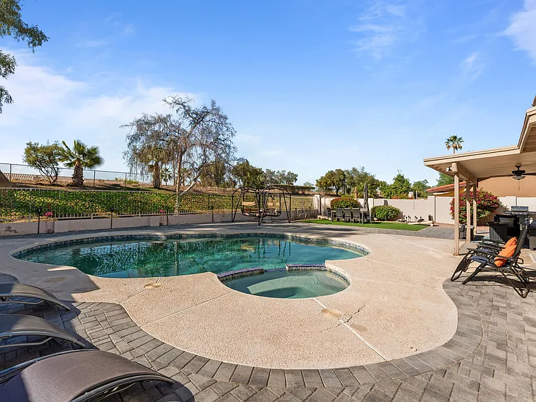 11417 W Orange Blossom Ln — Photo 4