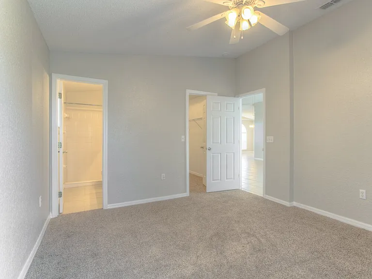 4944 Palm View Dr N — Photo 12