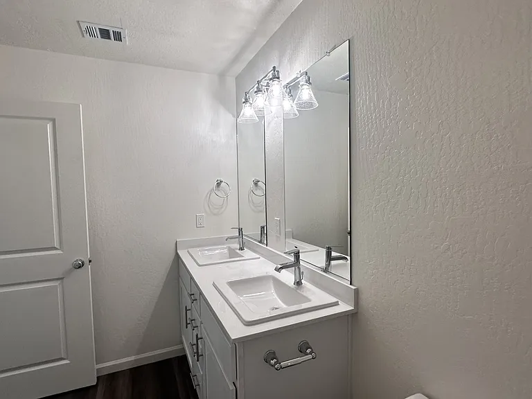651 Skyler Ln — Photo 7
