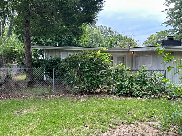 2625 Holiday Hill Dr — Photo 18
