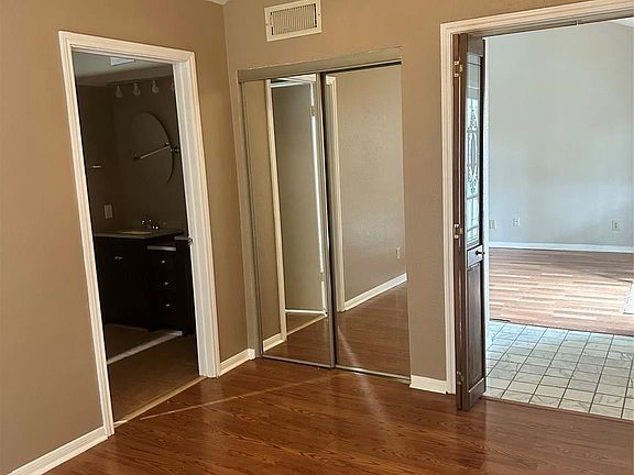 5th image of 2121 El Paseo St APT 1910