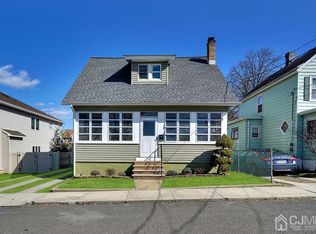 80 Smullen St, Sayreville, NJ