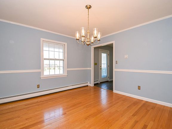 4th image of 3130 Hillandale Dr