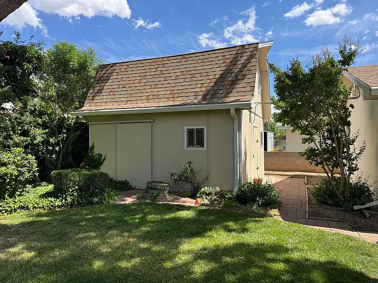 4304 Andrew Dr NE — Photo 21
