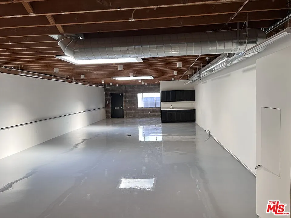 Building Photo - 3751 Robertson Blvd