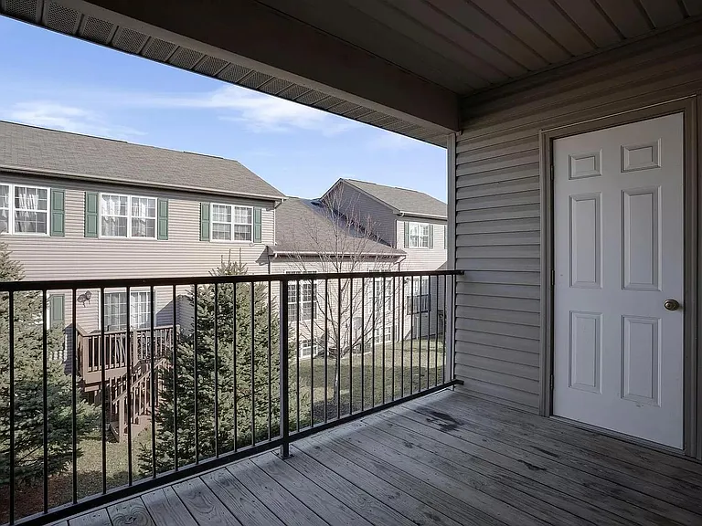 729 Spring Valley Dr — Photo 23