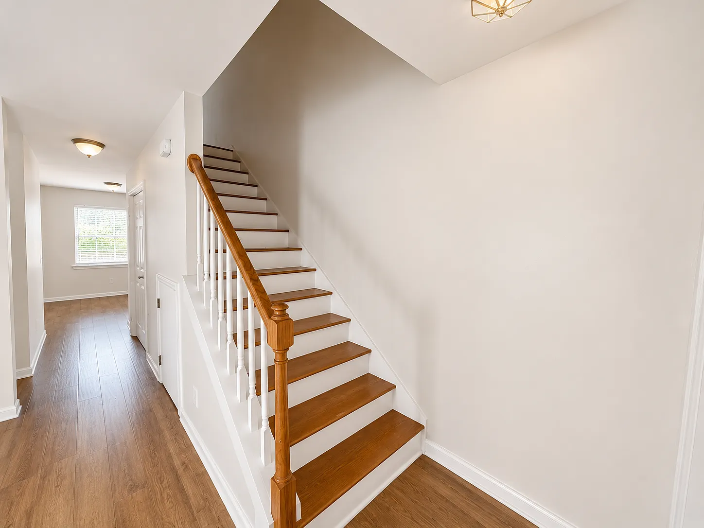 2 bed, 1.5 bath, 1000 sqft, $1,500 — Photo 3