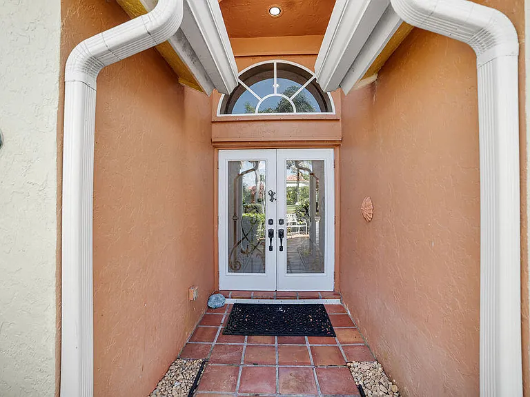 1256 Lake Breeze Dr — Photo 6