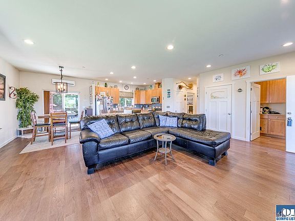5th image of 1105 Dunker Dr