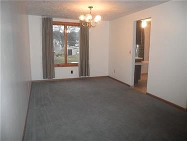 5th image of 16 Wheatfield Dr