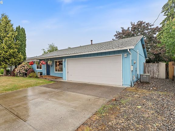 3rd image of 4264 SE Cedar St