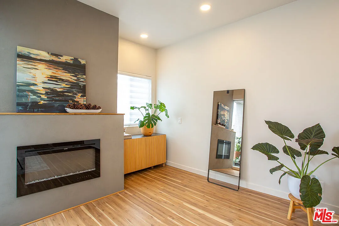 2 bed, 2.5 bath, 1452 sqft, $5,495 — Photo 4