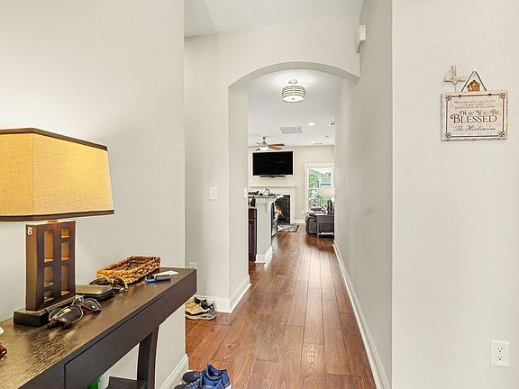 4th image of 768 Devon Estate Ave. #Windsor Plantation