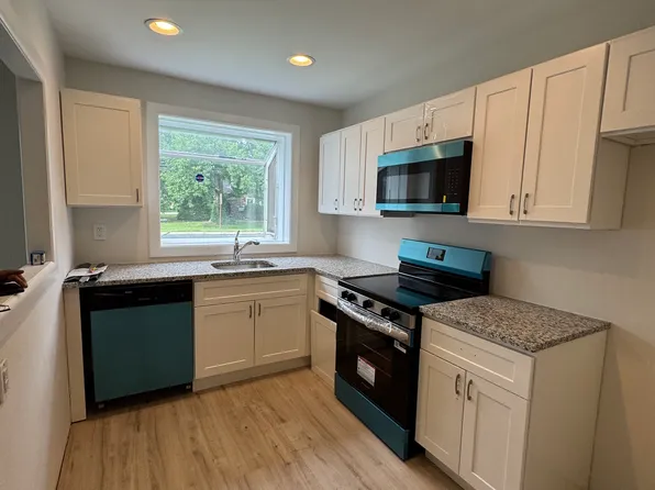 102 W Johnson Hwy, Norristown, PA 19401