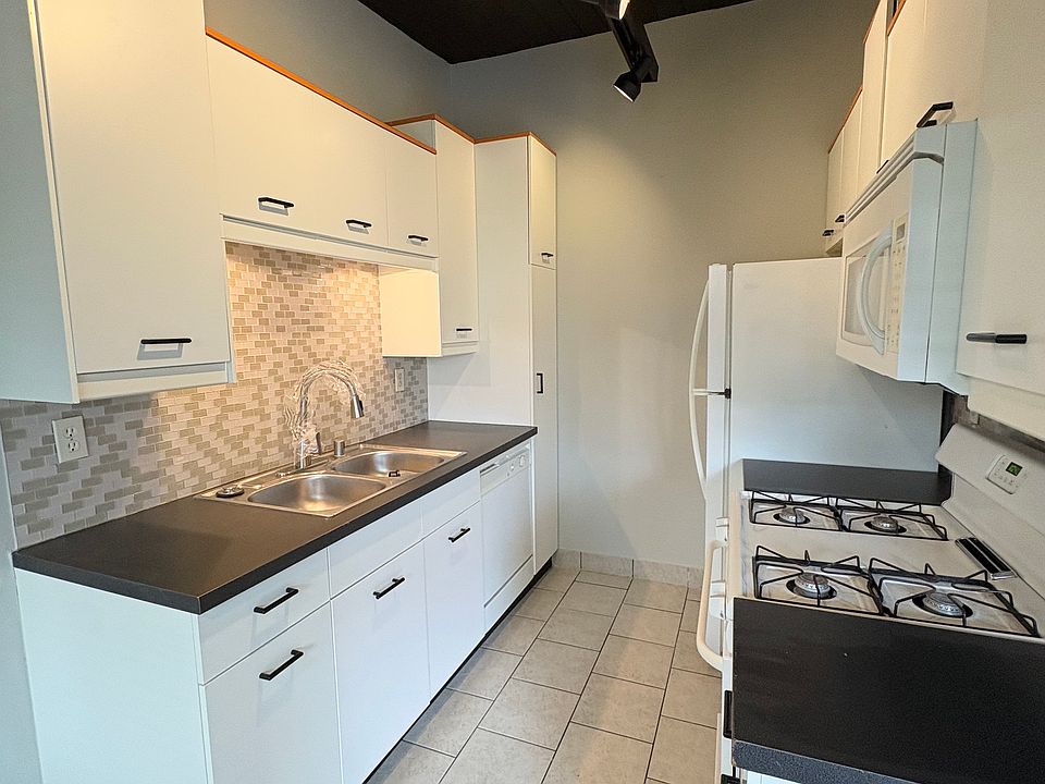 1st image of 12515 Saticoy St APT 8