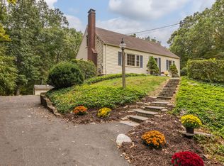 109 Hedgehog Ln, West Simsbury, CT 06092