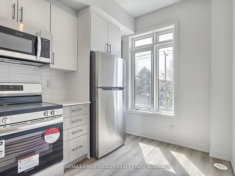98 Bartley Dr — Photo 13