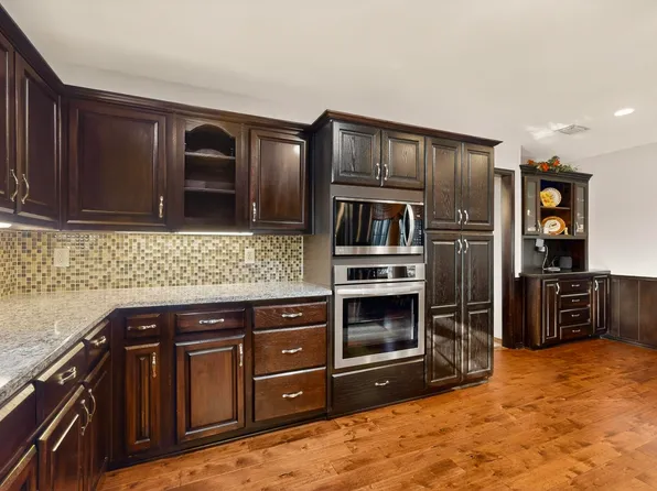 922 S Greenstone Ln, Duncanville, TX 75137