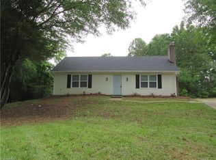 1204 W Rollingwood Cir, Winston Salem, NC 27105