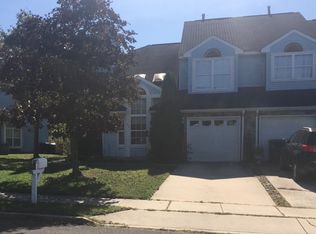 50 Pondview Ln, Sicklerville, NJ 08081