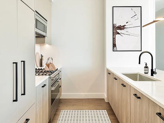 5th image of 2315 44th Dr #Penthouse 2b