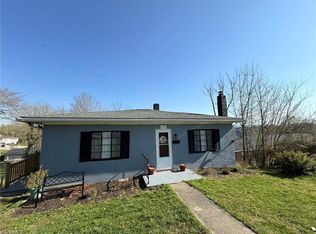 722 Maiden Ln, Mount Airy, NC 27030