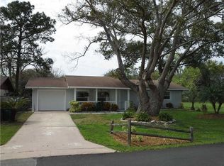 27829 Lois Dr, Tavares, FL 32778