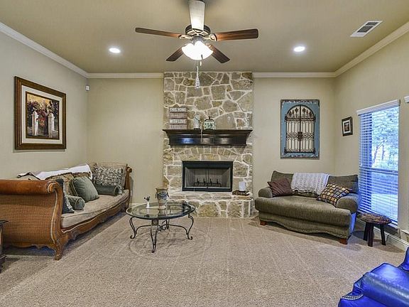 4th image of 207 Williamsburg Ln