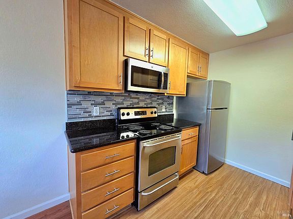 2nd image of 900 Cambridge Drive #122