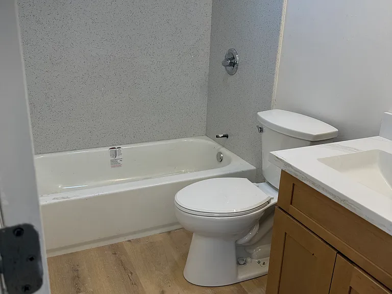 190 Boston Ave #5 — Photo 10