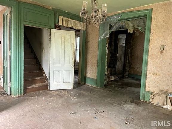 3rd image of 826 Willard St