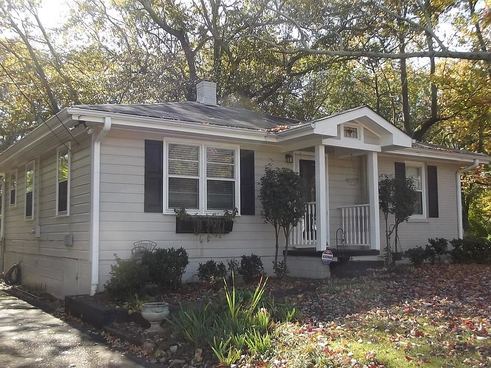 1st image of 970 Pinedale Dr SE