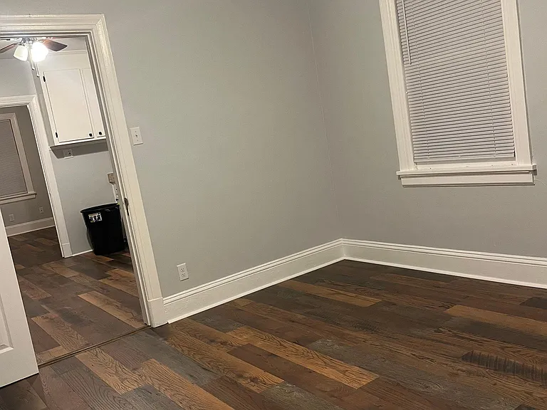 107 E Blake Ln — Photo 11