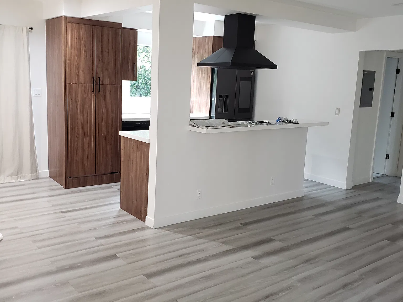3 bed, 1900 sqft, $5,300 — Photo 2