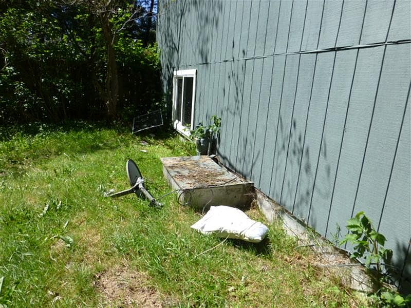 2nd image of 2215 Patricia Ct SE