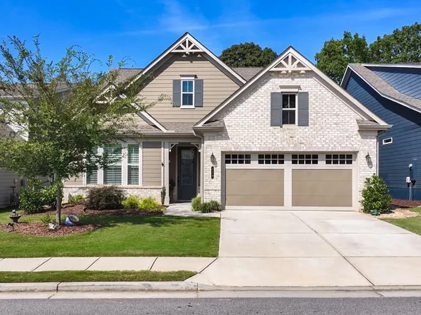 310 Chatuge Dr, Hoschton, GA 30548