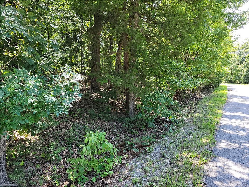 1st image of 14 Gainford Dr
