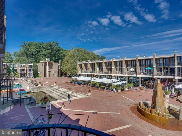 1650 Chimney House Rd #1650, Reston, VA 20190