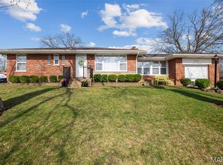 3641 Park Crest Dr, Saint Louis, MO 63125