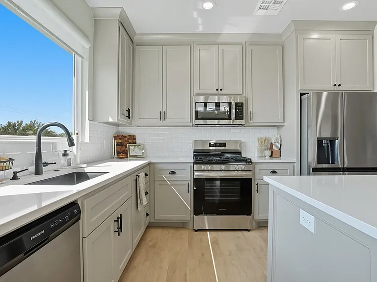4200 Abbey Park Dr — Photo 12