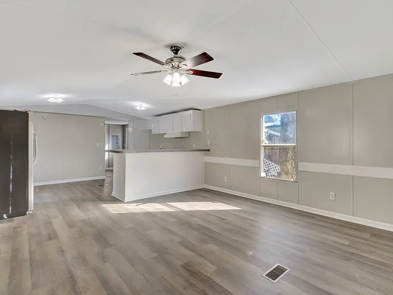 2751 Malvern Ave — Photo 31