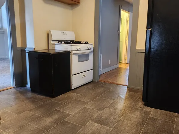 14 Whipple Ave Floor 2, Cranston, RI 02920