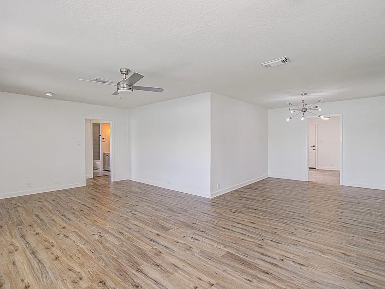 709 S McCarty Ave — Photo 12
