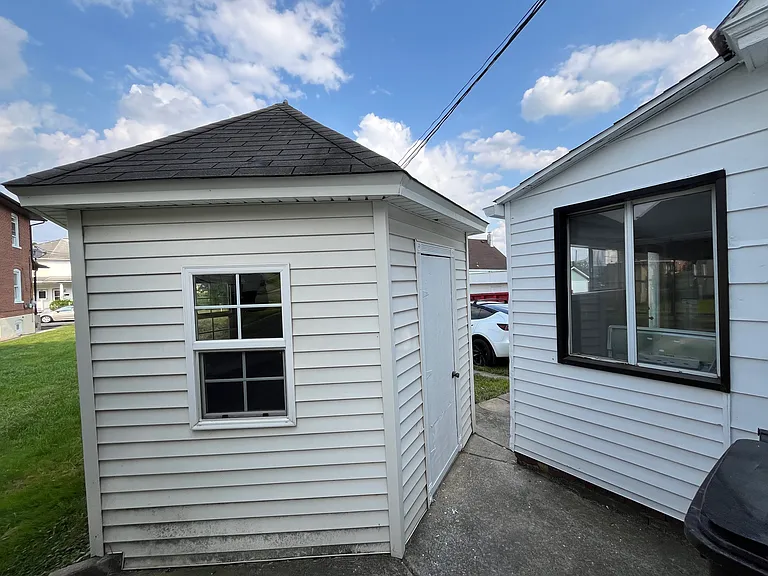 214 Somerset St — Photo 28