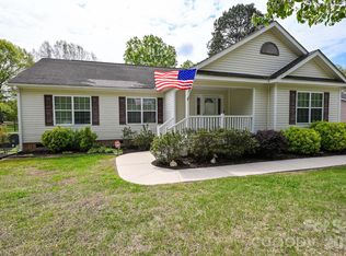 105 Woodland Ln, Monroe, NC 28112