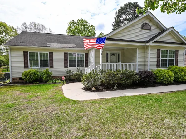 105 Woodland Ln, Monroe, NC 28112